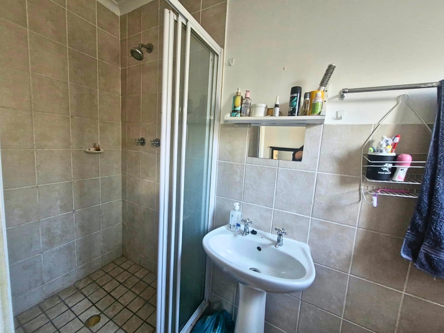 To Let 3 Bedroom Property for Rent in Jagtershof Western Cape